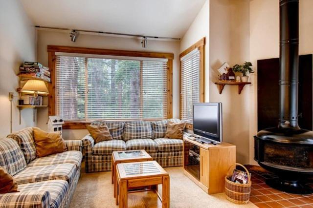 Ski-Inandski-Out Northstar Condo Near Lake Tahoe! 트럭키 외부 사진